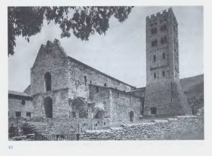 Церковь Ceн-Мишель де Кюкса. IX в. Вид с юго-запада