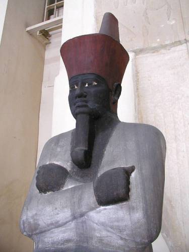 Сидяча статуя фараона Ментухотепа ІІ