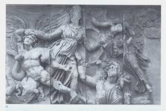 Афина и Энкелад. Фриз алтаря Зевса в Пергаме. XI в. до н. э. государственные музеи. Берлин