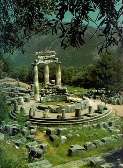Святилище Аполлона. VIII-VII вв. до н.э. Дельфы, Греция