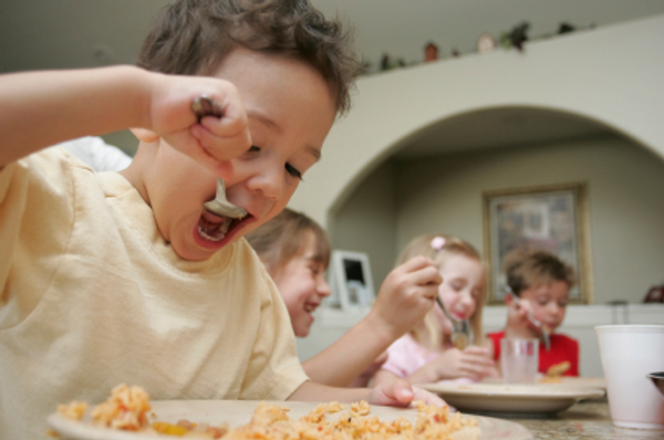 Файл:Kids-eating-eng4-4.jpg
